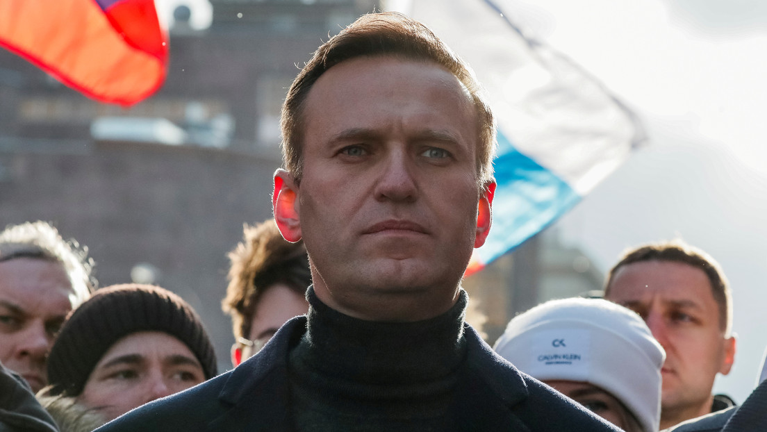 Médicos permiten trasladar al opositor Alexéi Navalny a Alemania