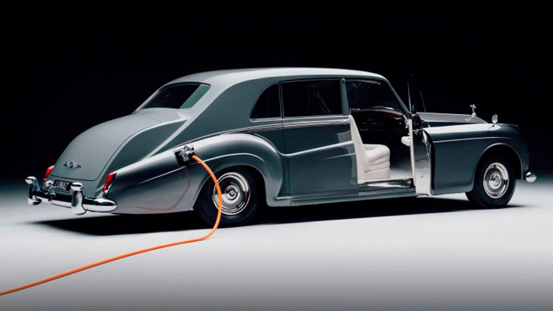 VIDEO: Empresa británica reconvierte los Rolls-Royce Phantom V de 1961 en coches eléctricos