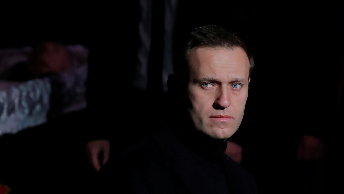 Expertos internacionales explican por qué son deficientes las teorías de que las autoridades rusas querían envenenar a Navalny