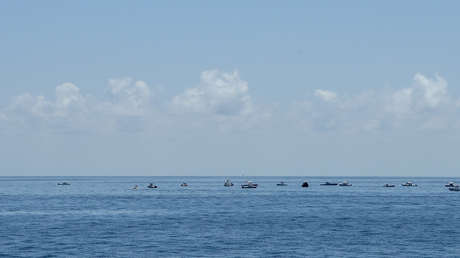 FOTOS: Embarcaciones privadas invaden el sitio de amarizaje de la cápsula espacial de SpaceX