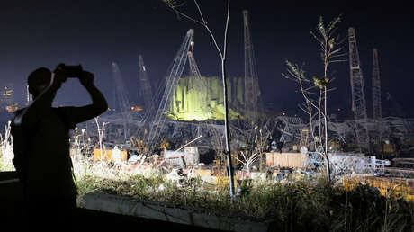 Un trabajador del puerto de Beirut desaparecido es hallado con vida en el mar 30 horas después de la explosión