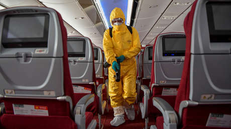 Un estudio sostiene que las probabilidades de contraer covid-19 en un avión son relativamente bajas