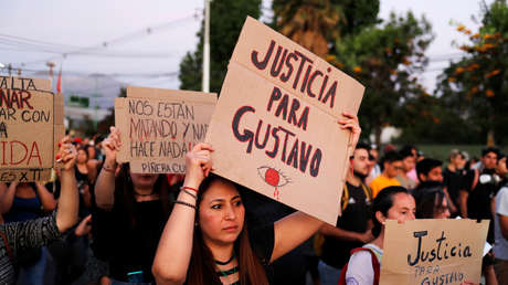 Fiscalía de Chile acusa a carabinero de causar la ceguera de un estudiante durante las protestas antigubernamentales
