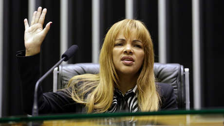 Una diputada evangélica brasileña, acusada de orquestar el asesinato de su esposo con ayuda de varios de sus 55 hijos