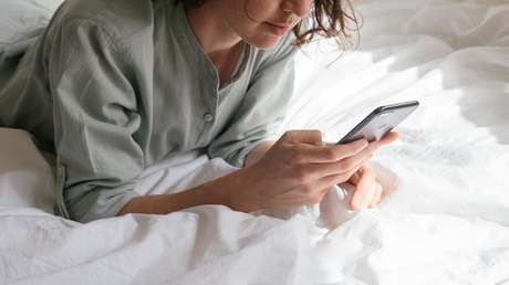 Un niño de 11 años muere de una descarga eléctrica cuando jugaba con su celular conectado al tomacorriente