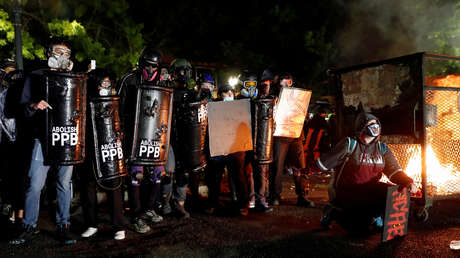 "El tonto que ha mirado la gran muerte y destrucción de su ciudad": Trump ataca al alcalde de Portland, sacudida por protestas