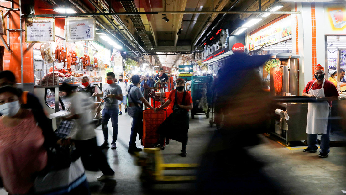 Cámaras de seguridad graban el momento en el que matan a tiros a un hombre en un mercado de México