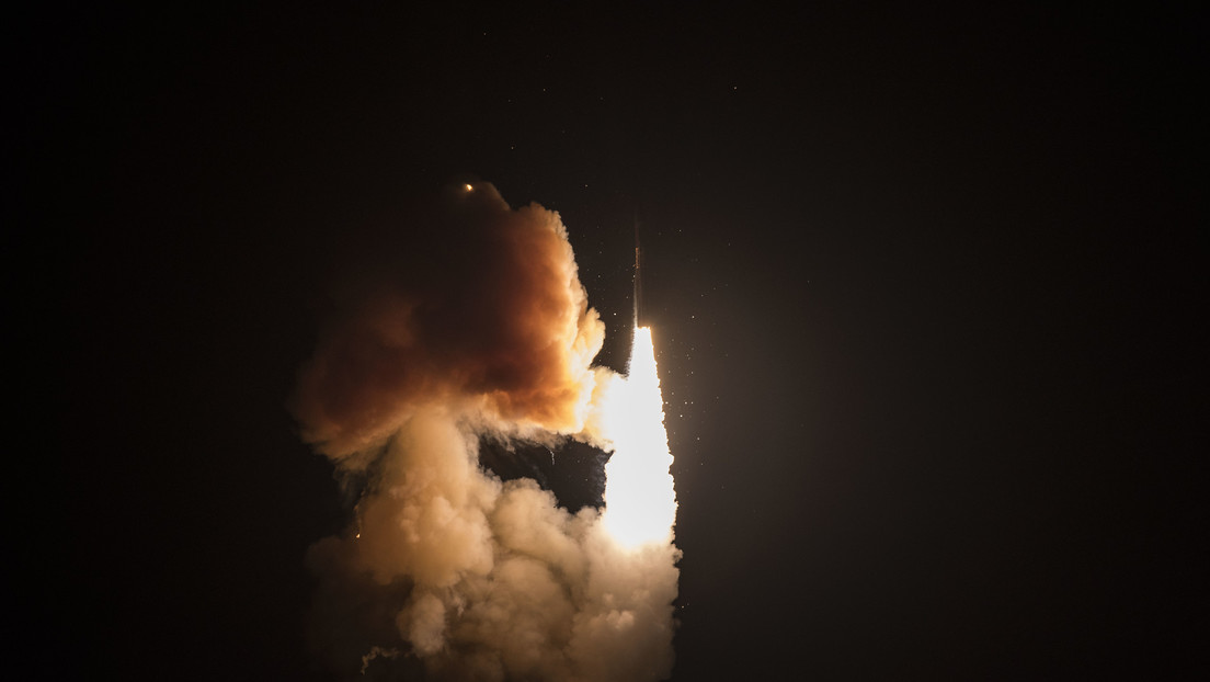 Estados Unidos lanza un misil balístico intercontinental Minuteman-3