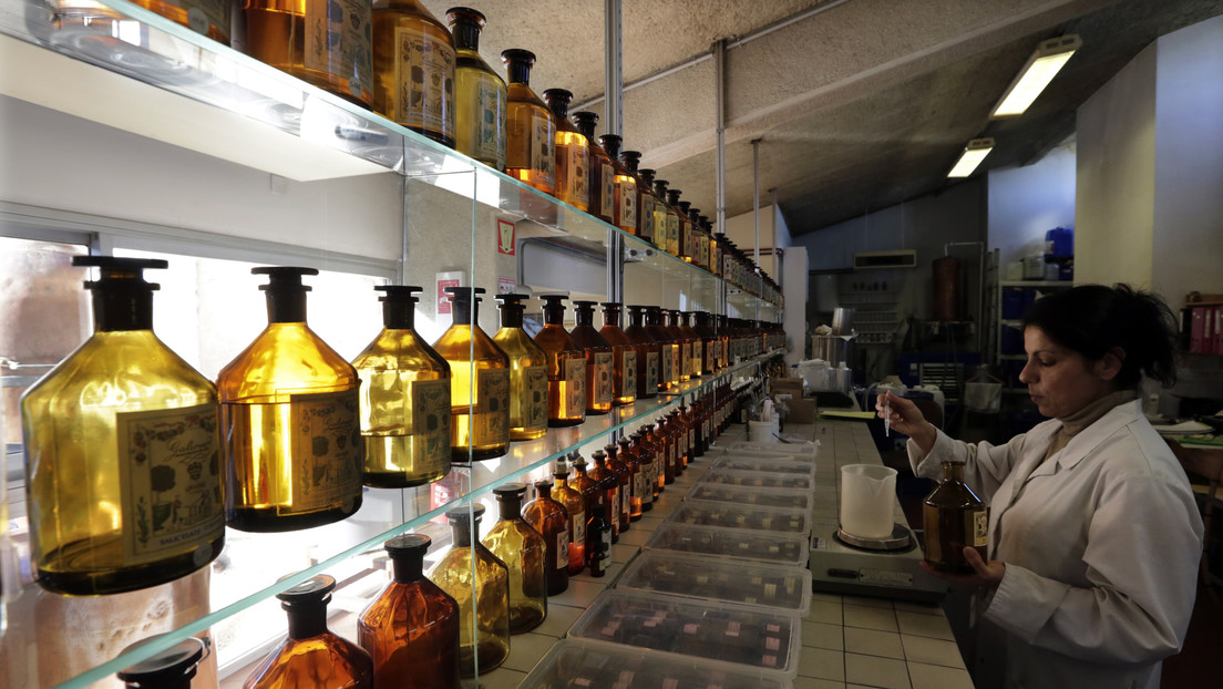 Científicos rusos recrearán un perfume de siglo XVIII a partir de los frascos hallados en un barco naufragado