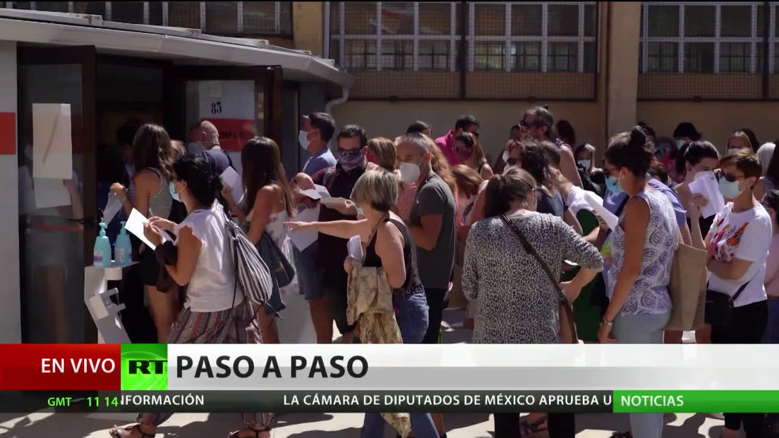 Multitudinarias pruebas de coronavirus a profesores en Madrid en vísperas del inicio de las clases