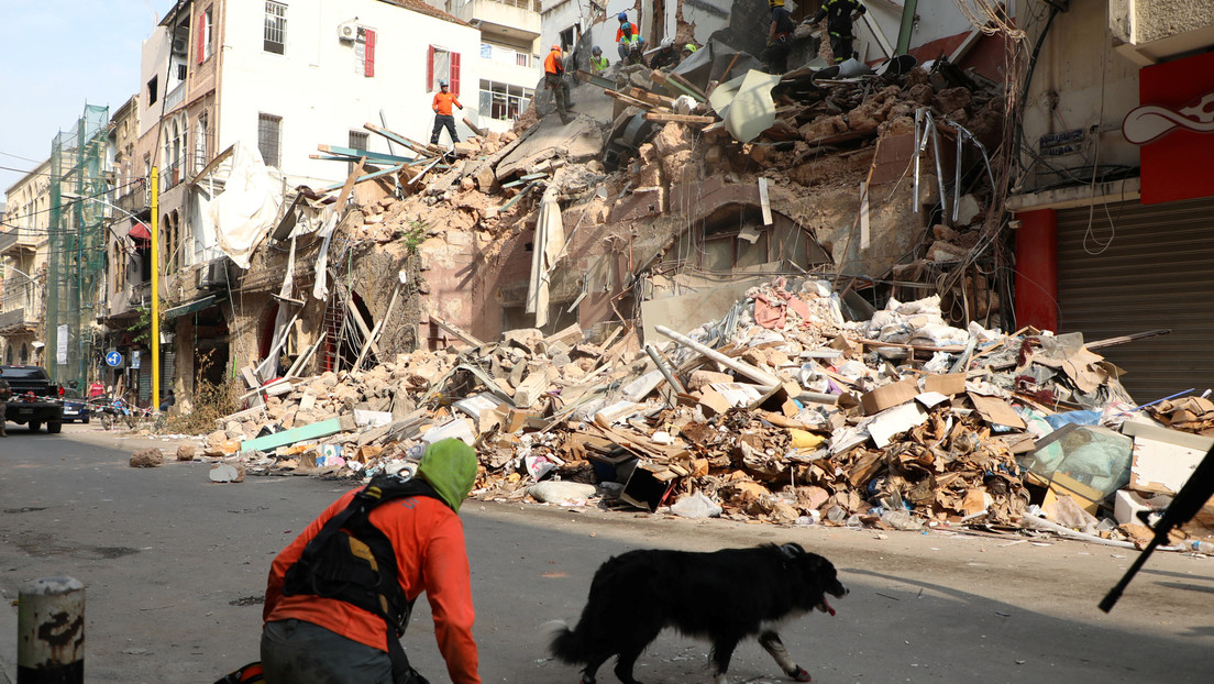 Detectan señales de vida bajo los escombros de un edificio casi un mes después de la explosión de Beirut