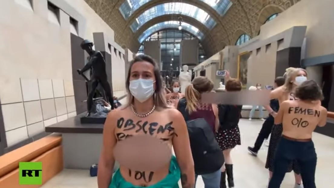 VIDEO: Activistas de Femen protestan en el Museo d'Orsay tras el polémico incidente con el escote de una visitante