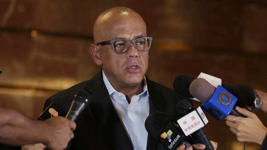 Gobierno venezolano y oposición moderada relanzan la Mesa de Diálogo Nacional a un año de su creación