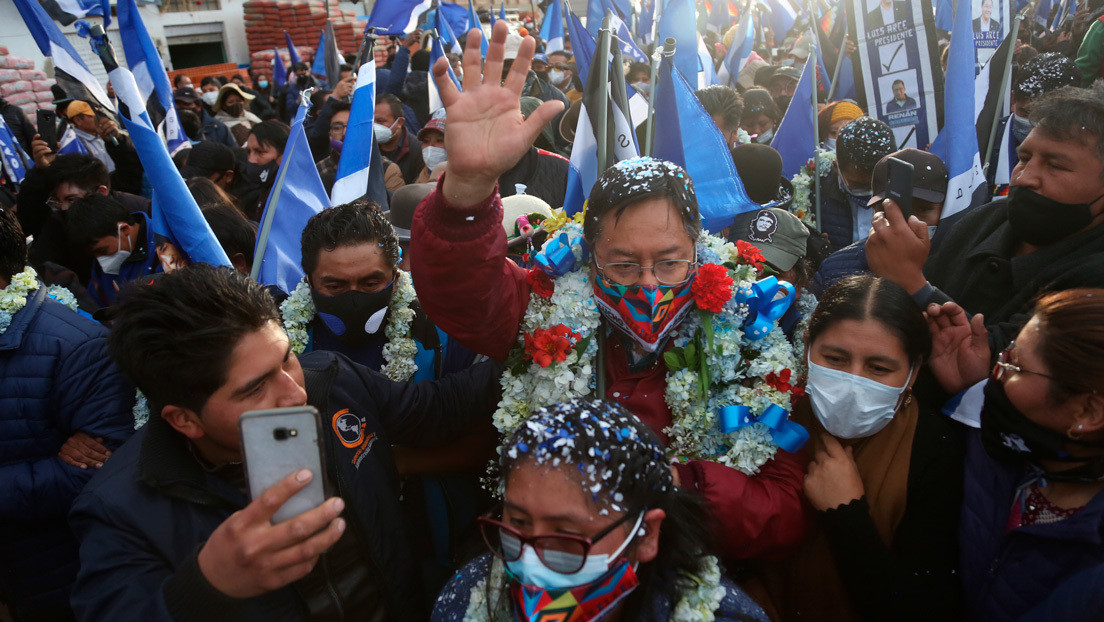 ¿Cuál es el escenario político en Bolivia tras la renuncia de Áñez a su candidatura y a un mes de las elecciones?
