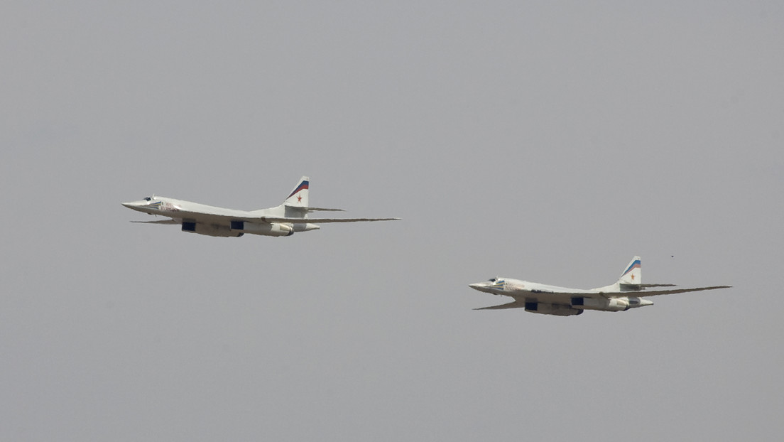 Dos bombarderos Tu-160 rusos establecen un récord mundial de distancia de vuelo