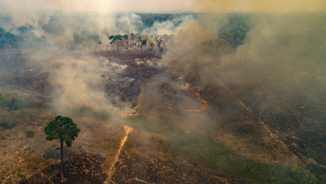 El humo por los incendios de Brasil se extiende 4.000 kilómetros y ya afecta a cinco países vecinos