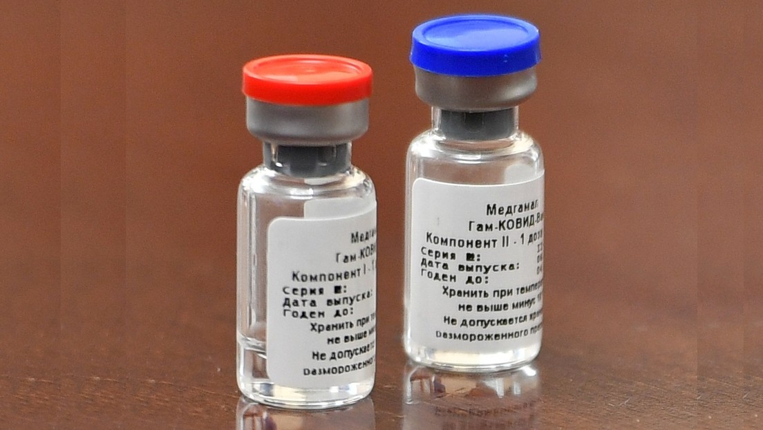 Explican las diferencias de la vacuna rusa Sputnik V frente a sus homólogas de otros países