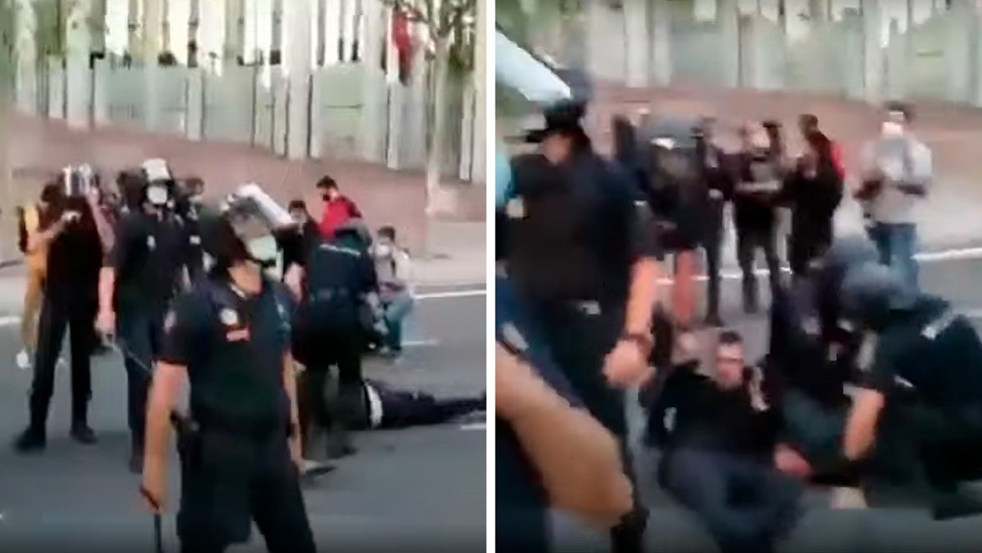 VIDEO: Indignación por las imágenes de un policía apretando con su rodilla el cuello de un manifestante en Madrid
