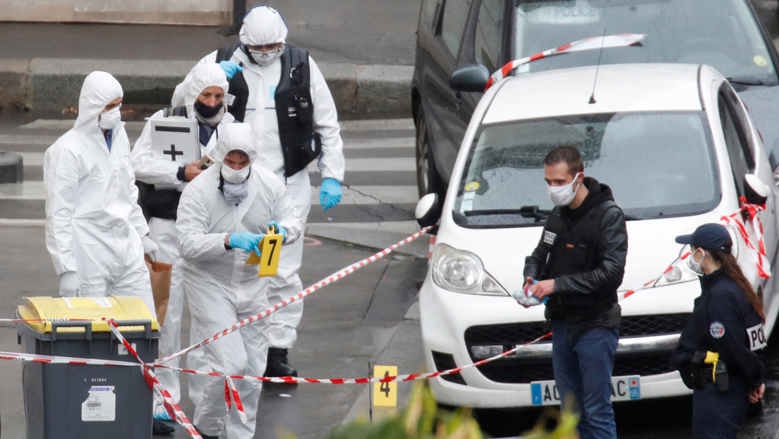 Ministro del Interior de Francia califica de atentado terrorista el ataque cerca de las antiguas oficinas de la revista Charlie Hebdo en París