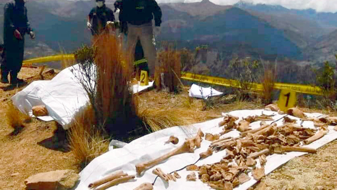 Encuentran cuatro fosas comunes con restos humanos al sur del departamento boliviano de La Paz