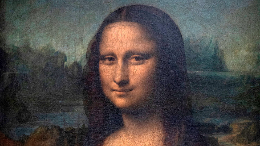 Descubren un boceto y detalles ocultos debajo de la pintura de la Mona Lisa