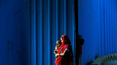 Una pareja india acusa a un hospital de pedirles que vendieran su bebé para pagar sus facturas médicas