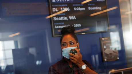 Dos pasajeras se lían a golpes antes de embarcar en un vuelo en Nueva York (VIDEO)