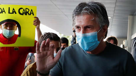 El padre y agente de Messi rompe su silencio y afirma que es "difícil" que el futbolista se quede en el Barcelona