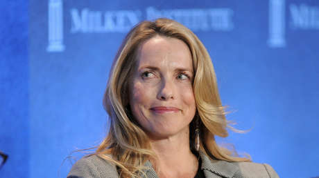 "Él no estaría feliz": Trump critica a la viuda de Steve Jobs por invertir en una revista que "escupe noticias falsas"