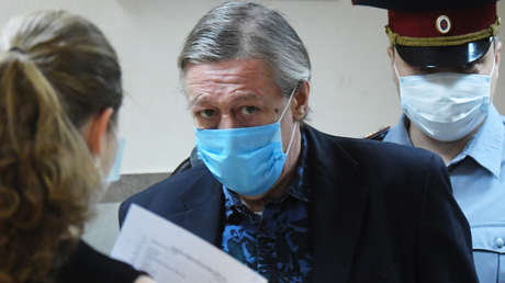 Condenan a 8 años de prisión al famoso actor ruso Mijaíl Yefrémov por matar a un hombre mientras conducía ebrio por el centro de Moscú