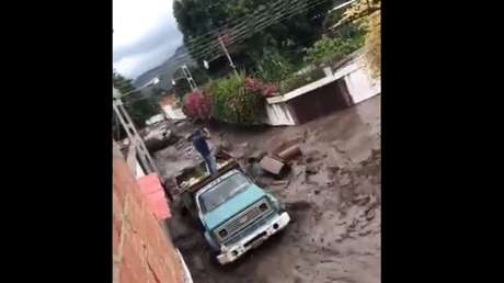 Despliegan la Fuerza Armada tras el desbordamiento del río El Limón en el centro-norte de Venezuela (VIDEOS)