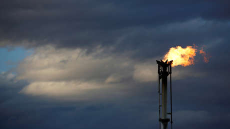 El mariscal Jalifa Haftar asegura a la Embajada de EE.UU. que se reanudará el trabajo del sector energético en Libia