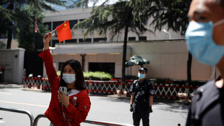 El embajador saliente de EE.UU. en China culpa a Pekín por la propagación del coronavirus