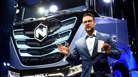 Dimite el fundador de la automotriz que promete ser rival para Tesla tras ser acusado de "fraude" y "decenas de mentiras" sobre sus tecnologías