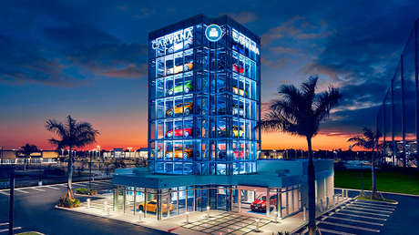 Padre e hijo que venden coches usados incrementan su fortuna en 5.000 millones de dólares en un día