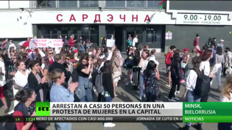 Arrestan a casi 50 personas en una protesta de mujeres en la capital de Bielorrusia