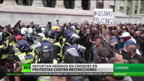 Reportan heridos en choques durante protestas contra las restricciones debido a la pandemia en Londres