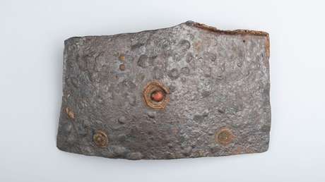 FOTOS: Descubren en Alemania la armadura "mejor conservada" perteneciente a un legionario romano