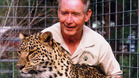 Perros "olfatean restos humanos" cerca de la casa del marido desaparecido de una estrella de un documental de Netflix