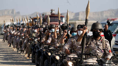 VIDEO: Irán presenta un nuevo misil balístico naval con un alcance de más de 700 kilómetros