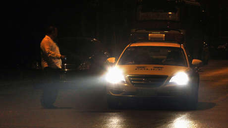 VIDEO: Empuja a su hijo discapacitado al mar para recibir la compensación del seguro