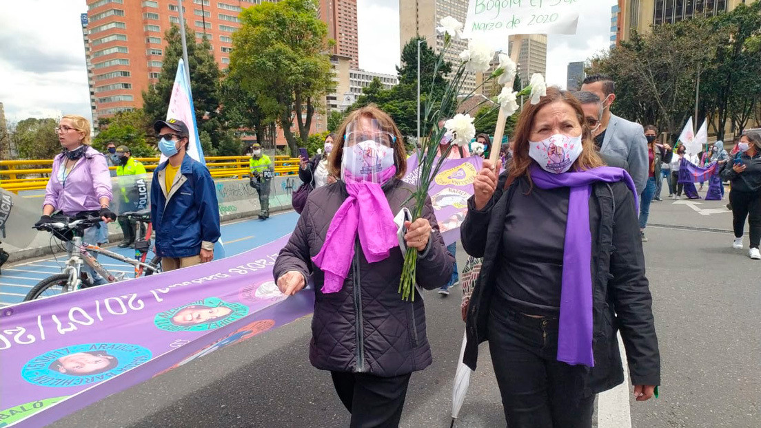 Colectivos feministas marchan en Bogotá contra la violencia estatal