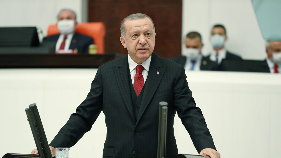 Erdogan afirma que espera que Azerbaiyán continúe la ofensiva en Nagorno Karabaj y "libere" la región