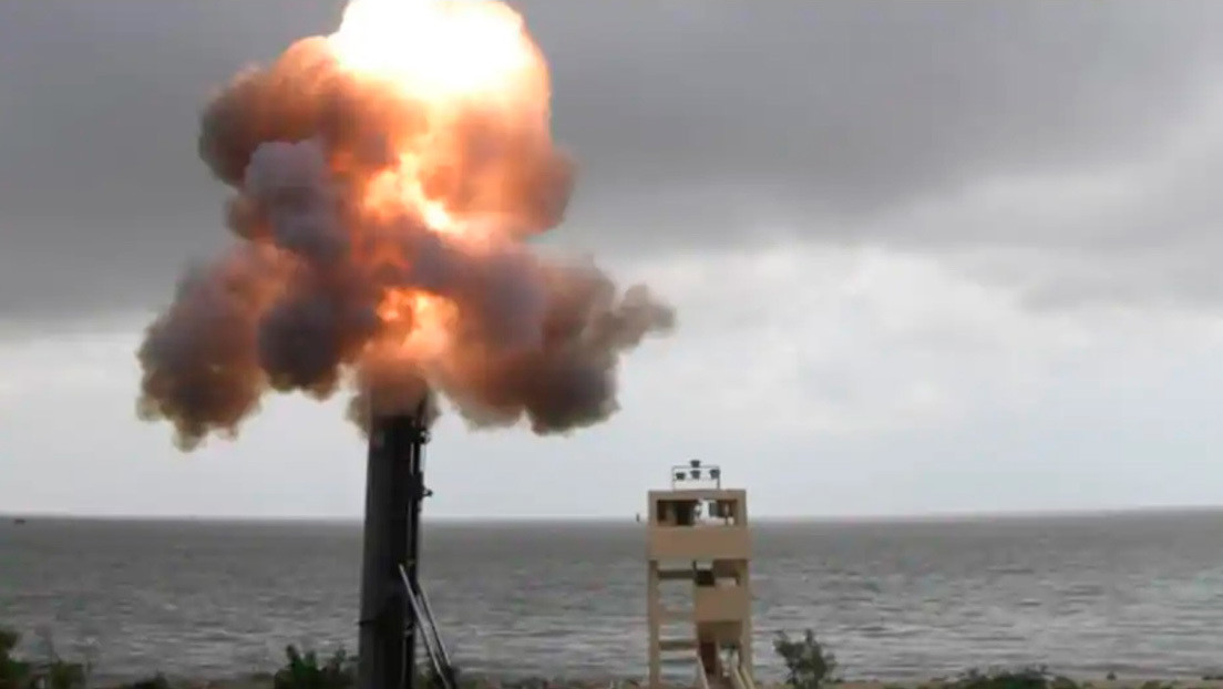 VIDEO: India lanza a cientos de kilómetros un misil supersónico dotado de un torpedo antisubmarino