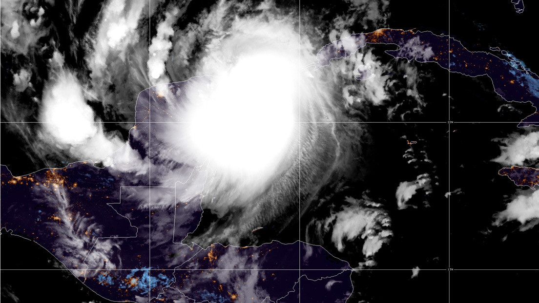 El huracán Delta recobra intensidad tras pasar por la península del Yucatán y se dirige hacia EE.UU.
