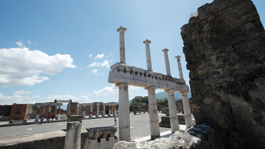 Una turista devuelve objetos "malditos" que robó en Pompeya porque le trajeron 15 años de infortunios