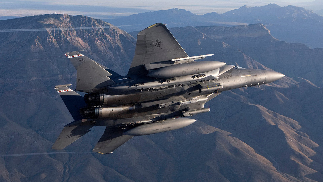 VIDEO: La Fuerza Aérea de EE.UU. engrosa su arsenal con una bomba capaz de impactar objetivos en movimiento