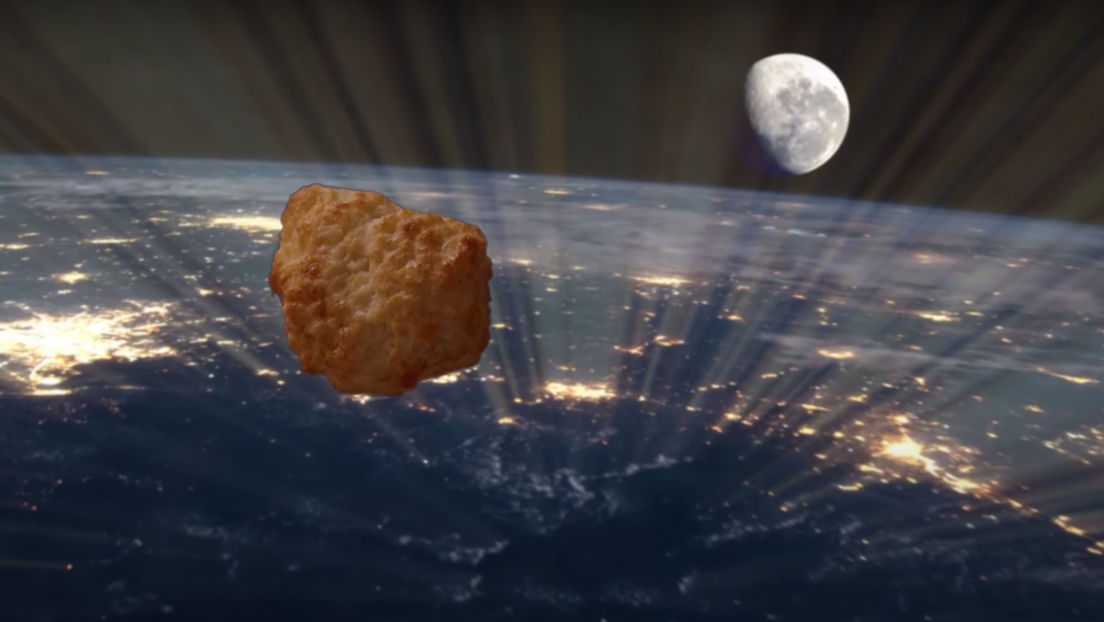 Una cadena de supermercados envía un 'nugget' de pollo a la estratosfera por primera vez (VIDEO)