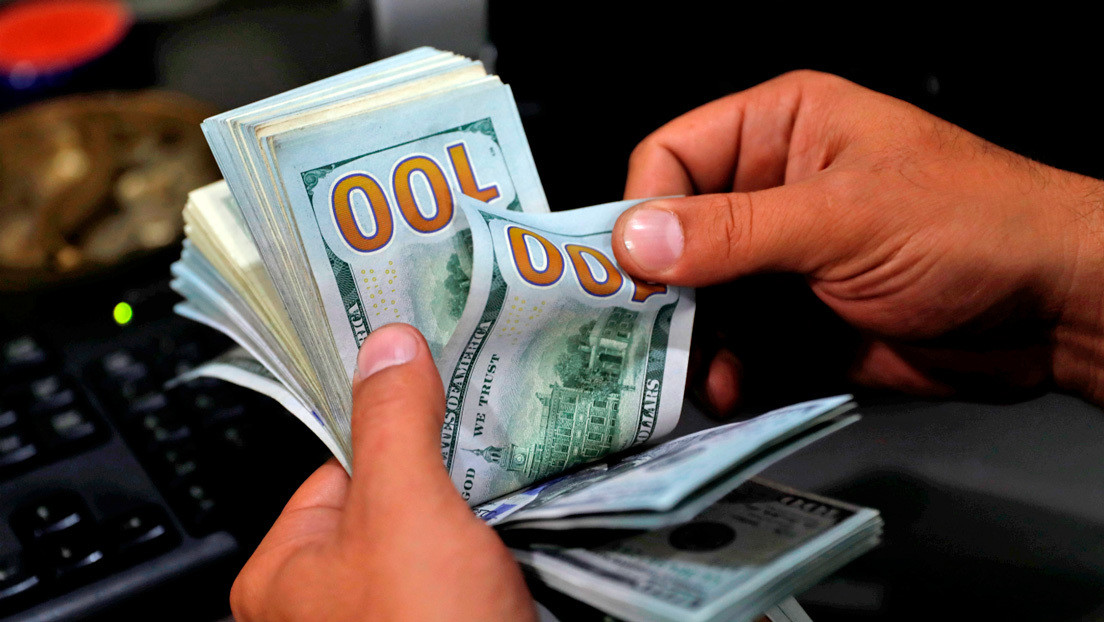 Crece la cotización del dólar irregular en Argentina hasta los 170 pesos y alcanza un nuevo récord