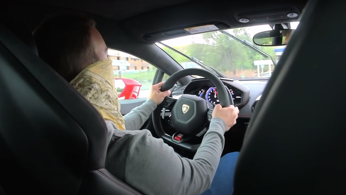VIDEO: Detienen a 'youtuber' por conducir un Lamborghini a 233 km/h